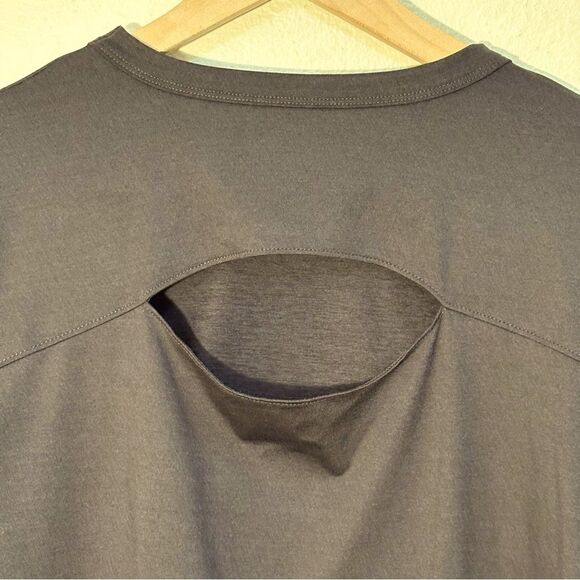 All in Motion Gray Long Sleeve Workout T-Shirt Crew Neck Cut Out Women’s XL. - Picture 5 of 7
